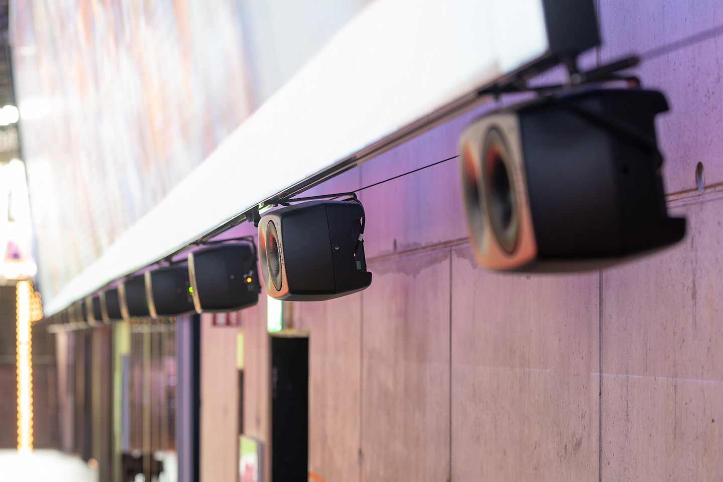 ドイツ・サッカー博物館の臨場感あふれるイマーシブ体験をSmart IPが実現